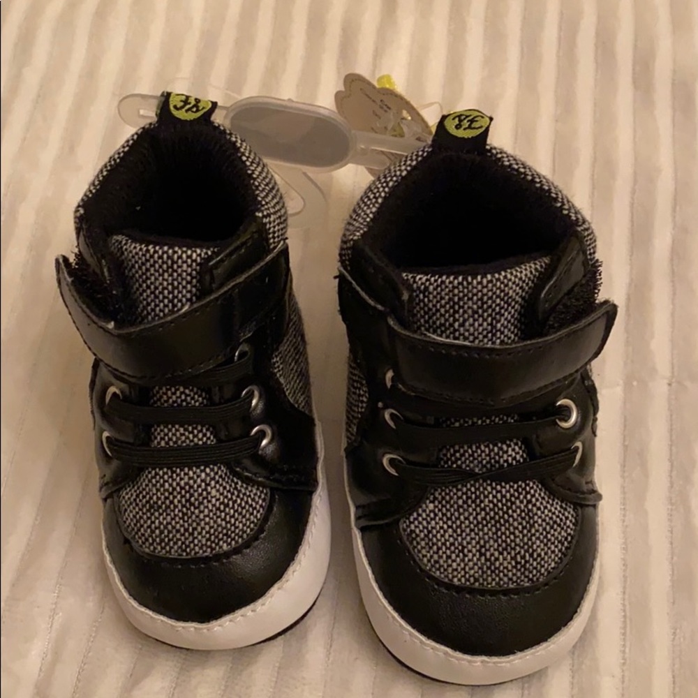 First steps baby high tops b&w tweed size 2